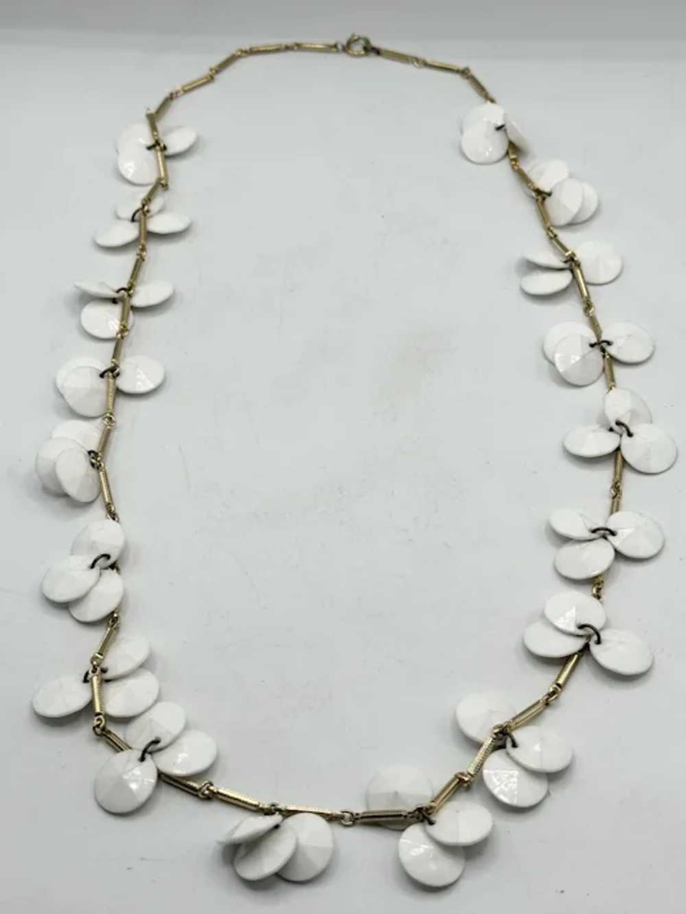 Vintage white beaded gold chain necklace - image 2