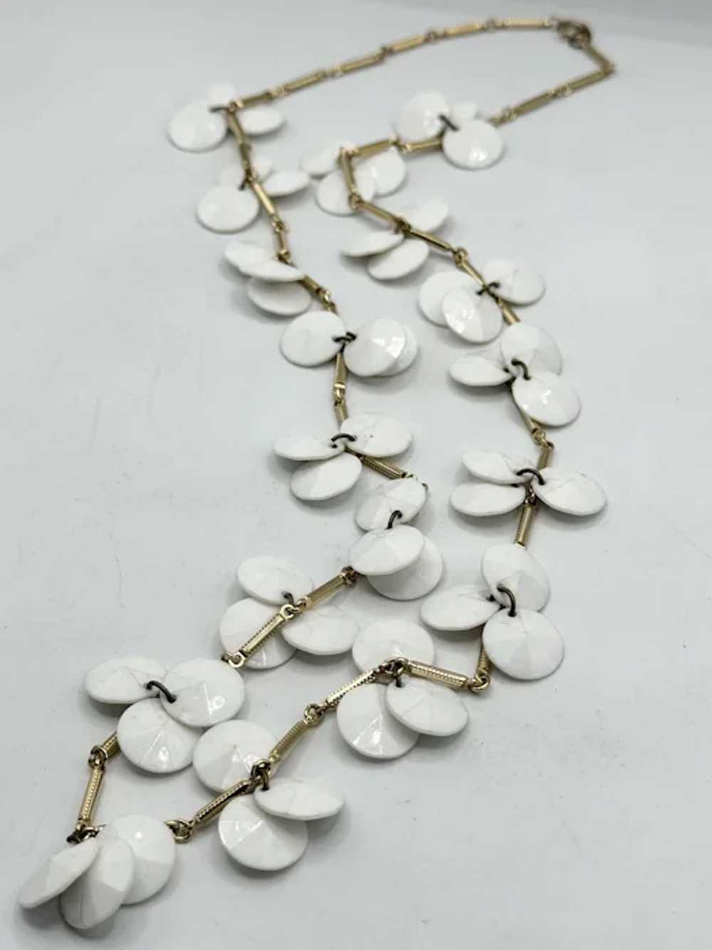 Vintage white beaded gold chain necklace - image 3