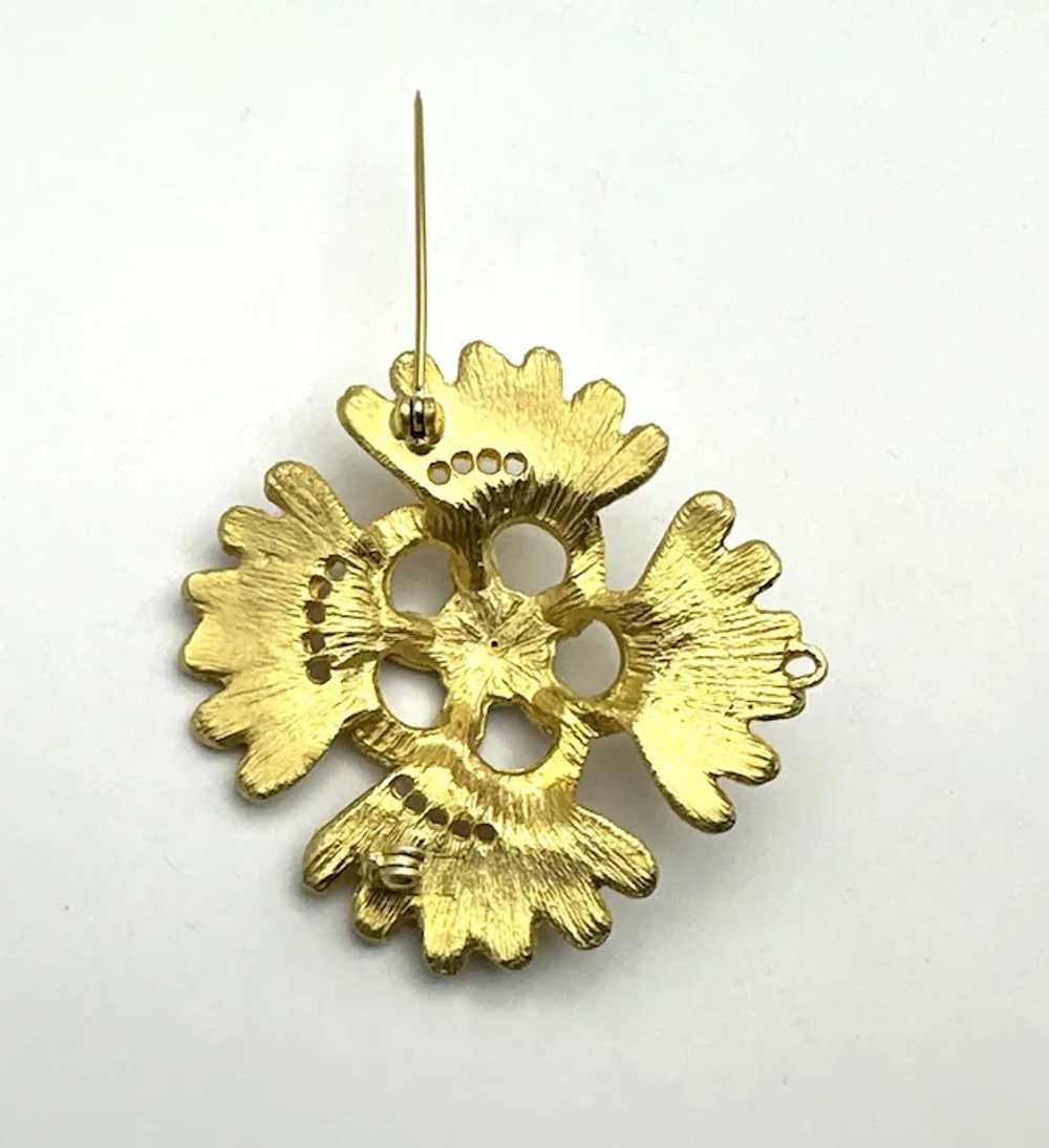 Etched Goldtone Flower Brooch with Pretty Black C… - image 12