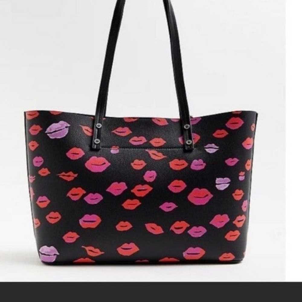 Betsey Johnson Black lips tote bag - image 4