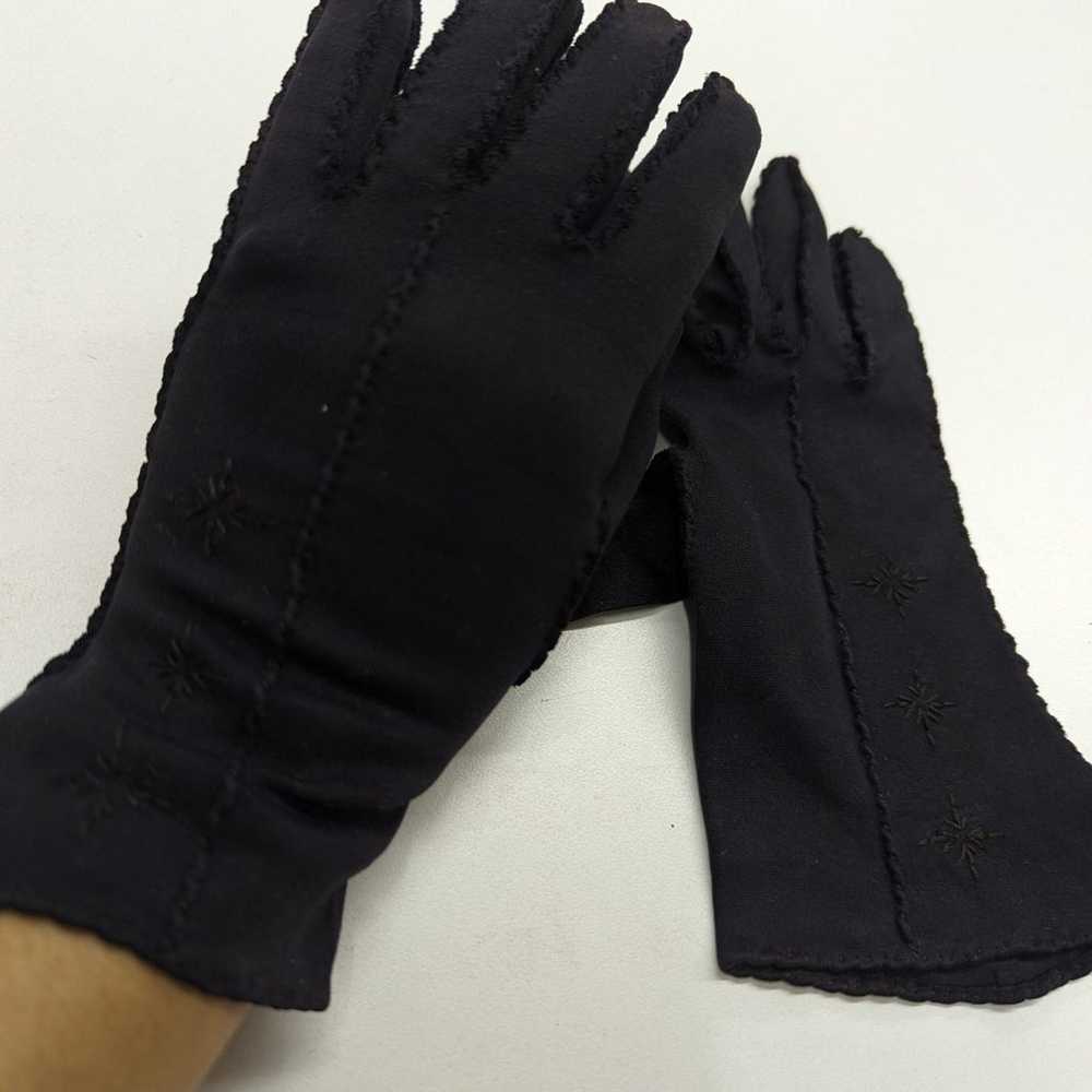 Vintage Dark Navy Blue Embroidered Gloves - image 3