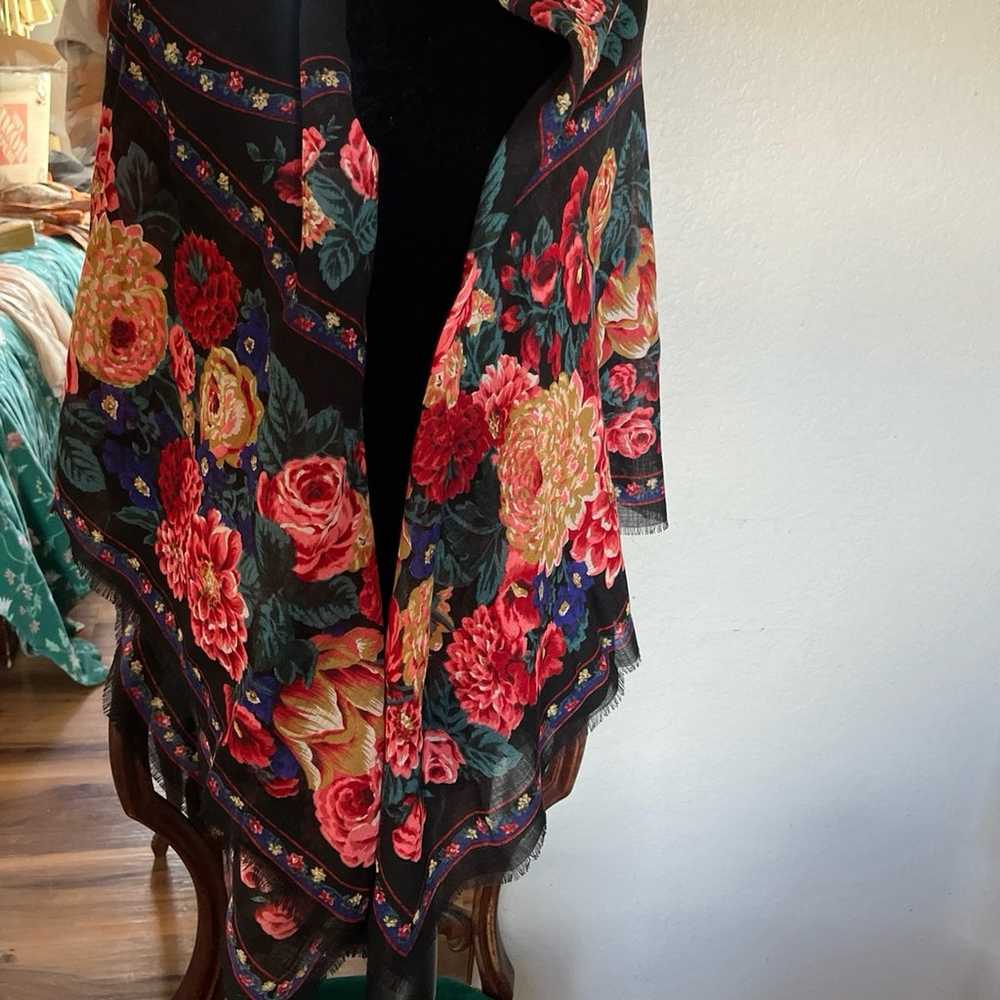 Vintage Smithsonian floral wool shawl - image 5