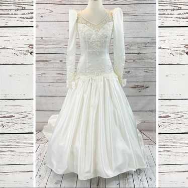 Alfred Angelo Vintage Ivory Bridal Gown w/ Veil - image 1