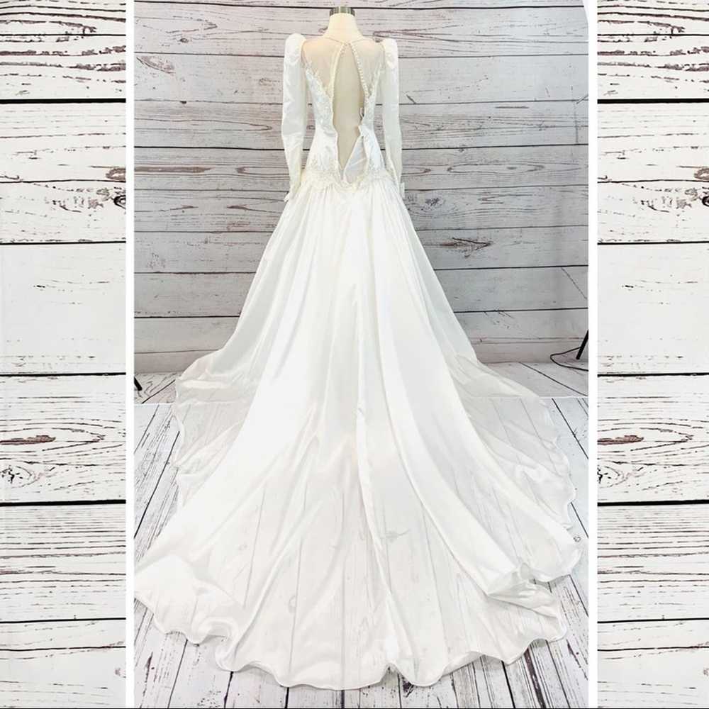 Alfred Angelo Vintage Ivory Bridal Gown w/ Veil - image 2