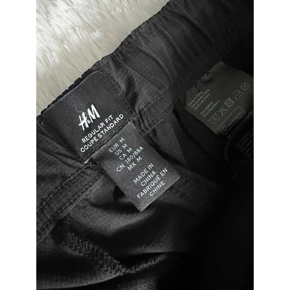 H&M H&M men's black parachute cargo style pants, … - image 4