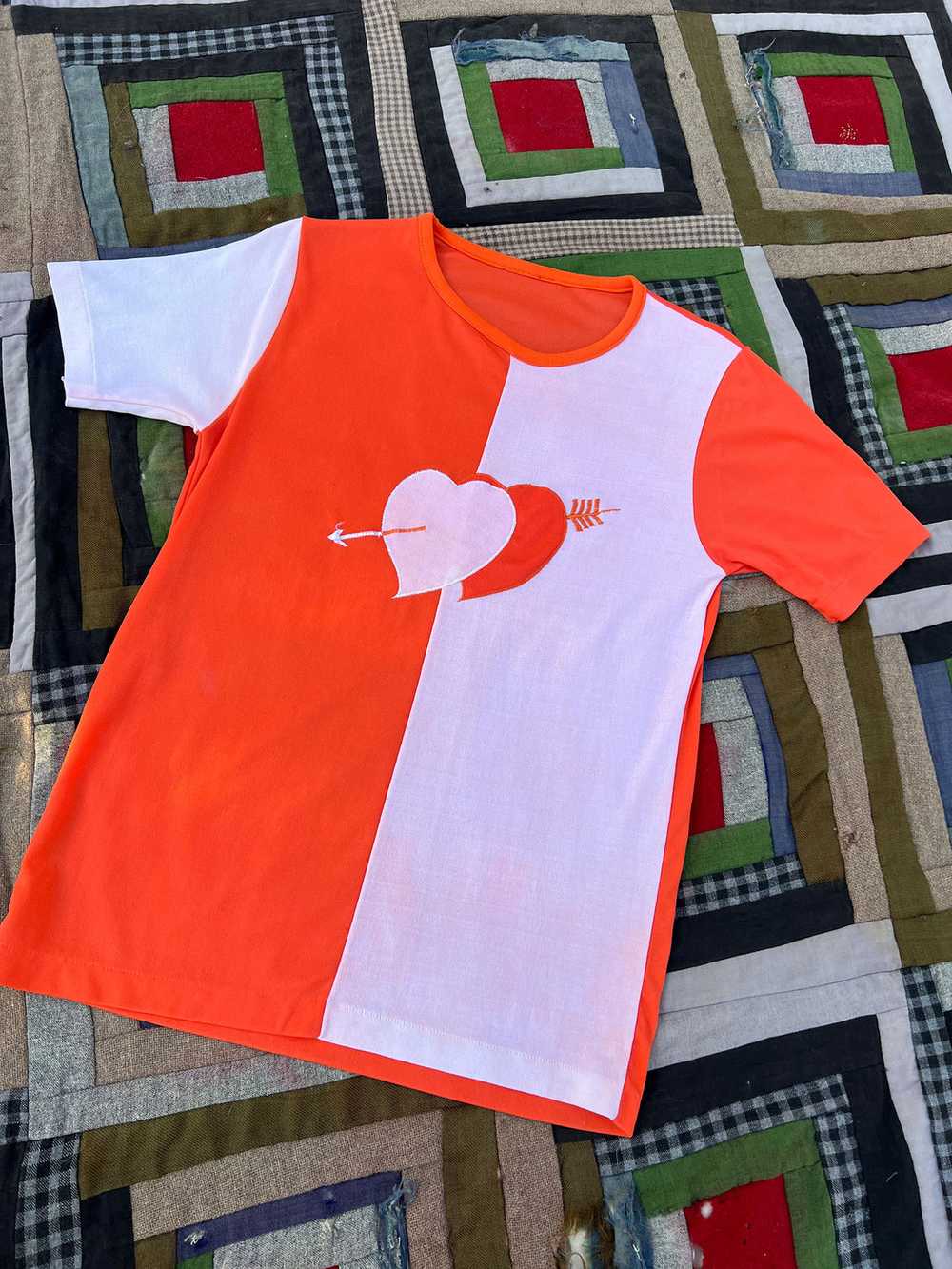 Vintage 1960's Orange and White Heart T-Shirt, Un… - image 3