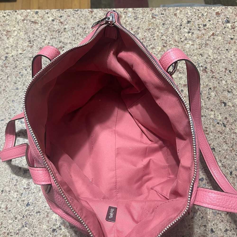 Pink Coach Leather Purse With Zipper Closure - image 7
