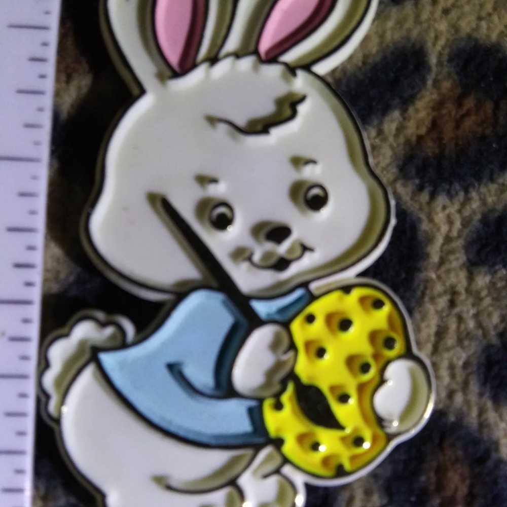 Vintage 1981 Hallmark Easter Bunny Pin - image 2