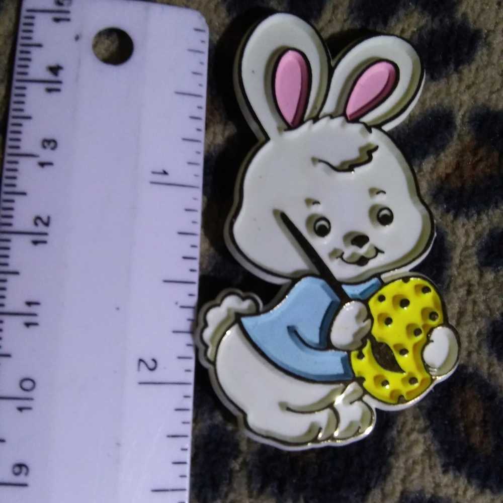 Vintage 1981 Hallmark Easter Bunny Pin - image 3