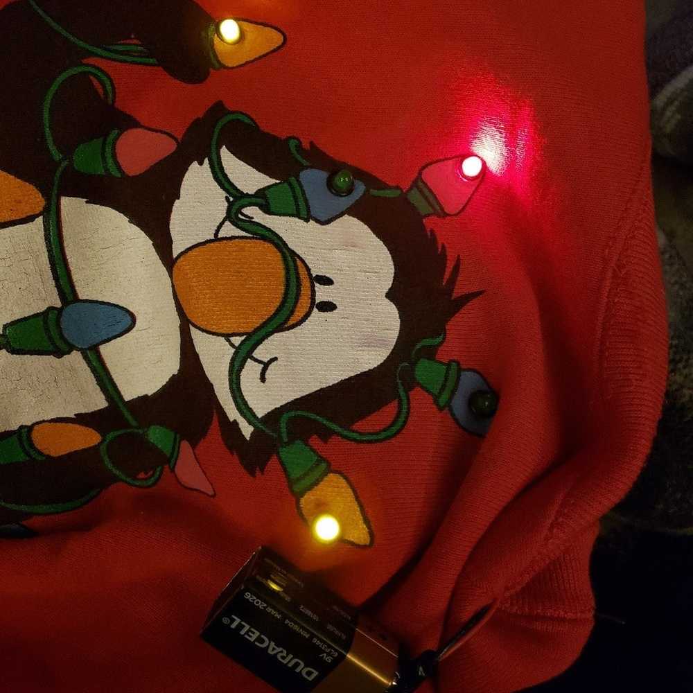 80s/90s Penguin Light Up Christmas Sweatshirt - image 4