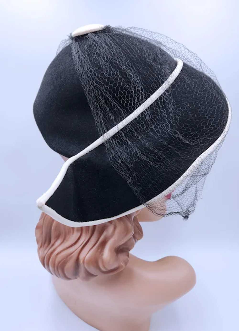Vintage 1940s/50s Black Wool Felt Hat Asymmetrica… - image 2