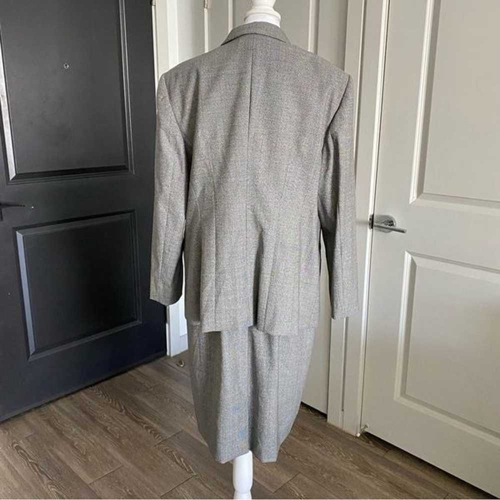 Boss Hugo Boss Gray Sleeveless Wool Sheath Dress … - image 8
