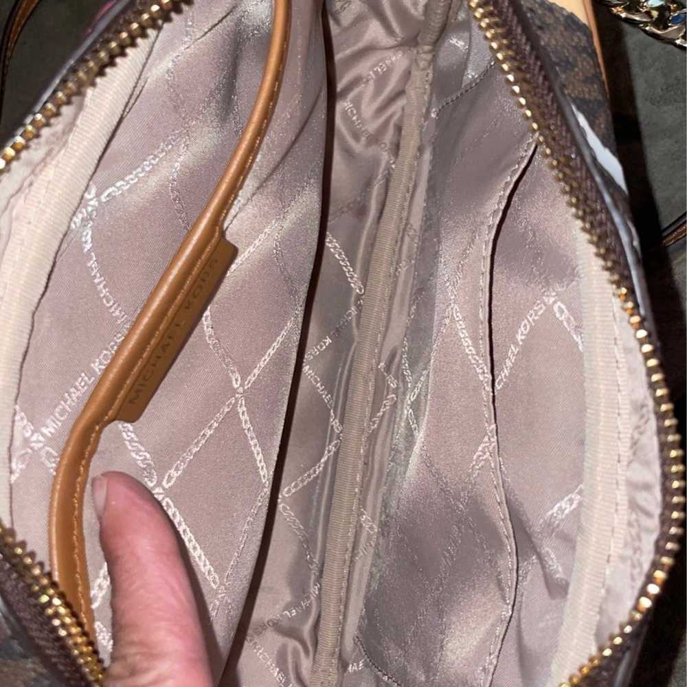 Michael Kors crossbody matching wallet - image 10