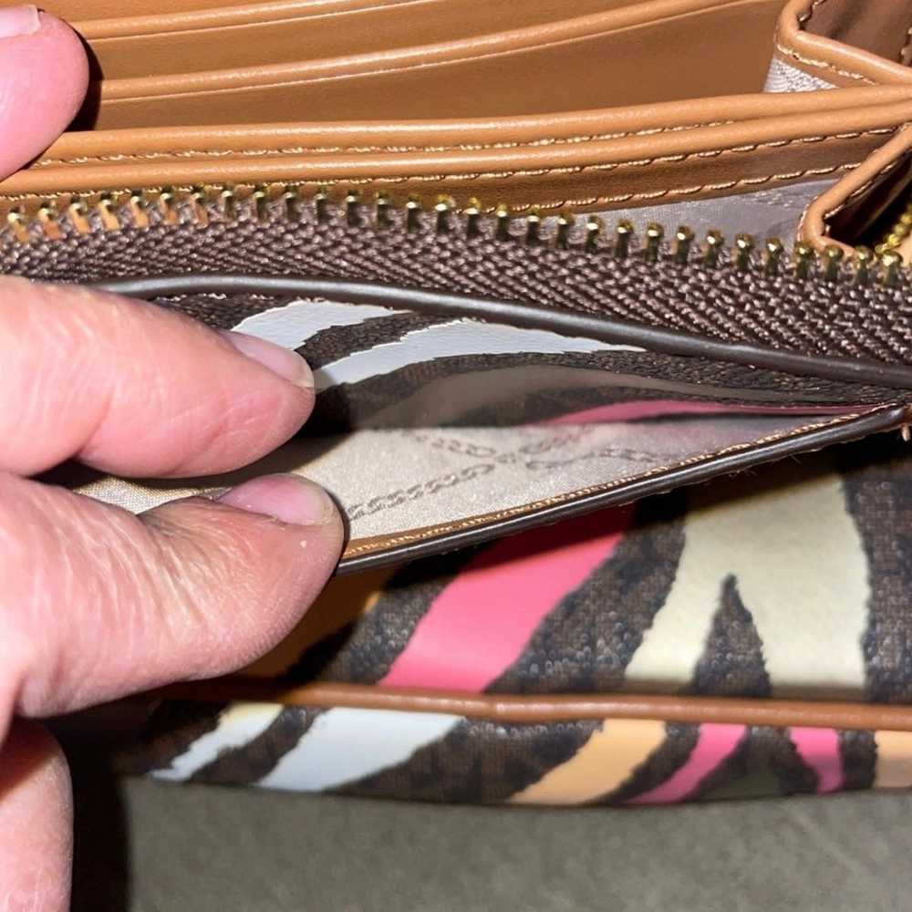 Michael Kors crossbody matching wallet - image 8