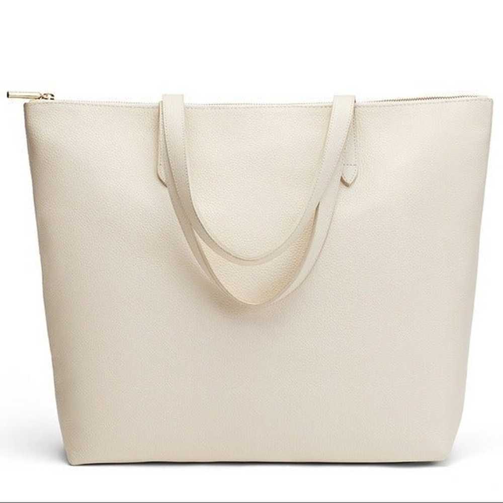 Cuyana Classic Leather Zipper Tote (flawed) - image 1