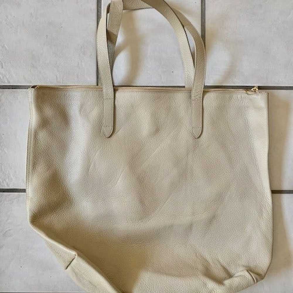 Cuyana Classic Leather Zipper Tote (flawed) - image 3