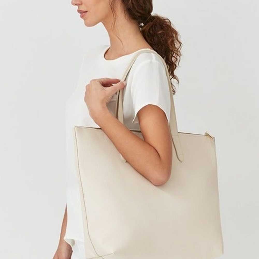 Cuyana Classic Leather Zipper Tote (flawed) - image 7