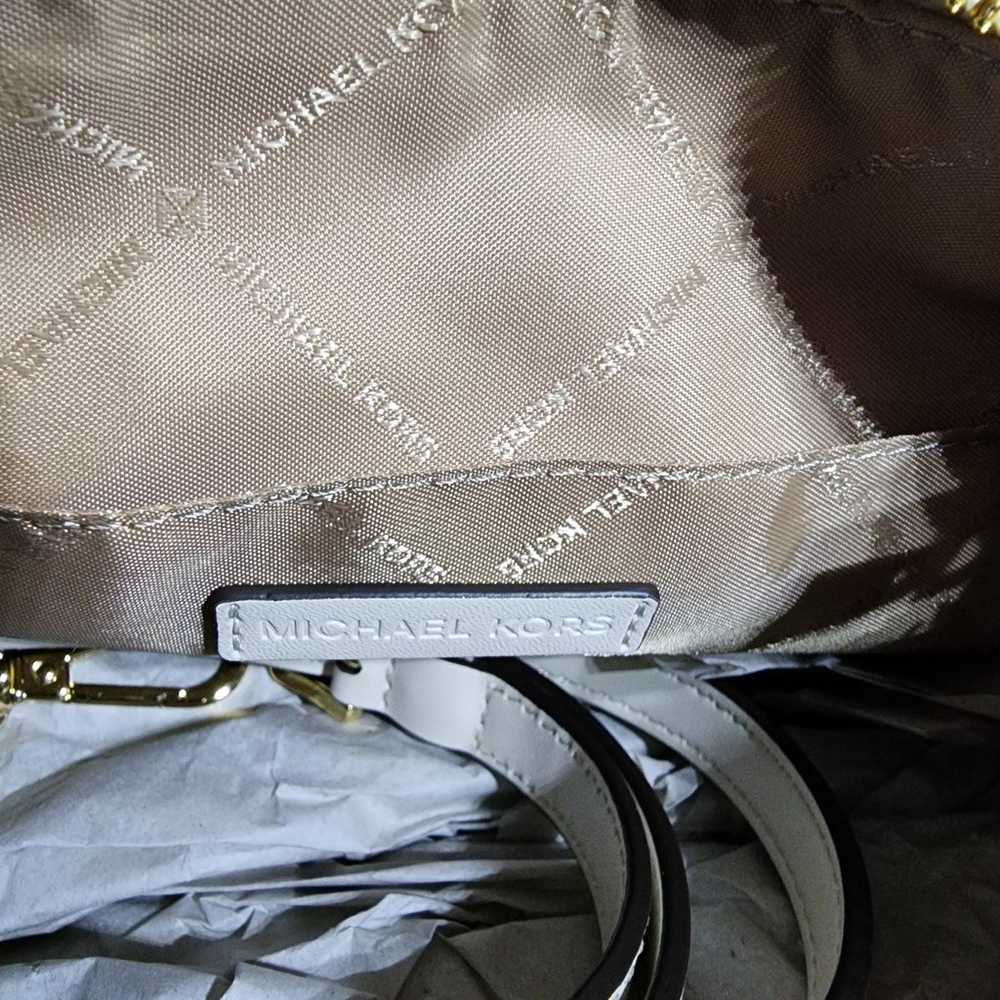 Michael Kors Cora Light Cream Zip Pouchette Leath… - image 9