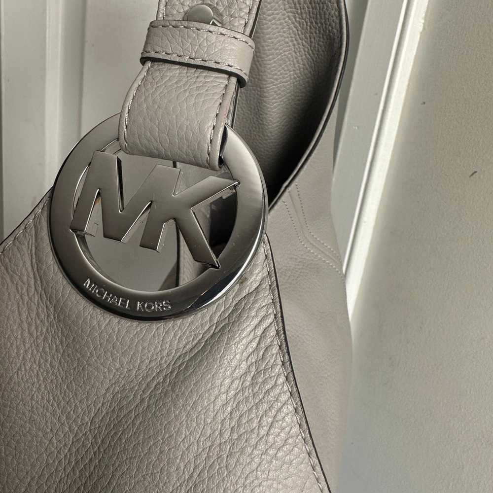 NWOT Michael Kors Fulton Gray Pebble Leather Hobo… - image 3