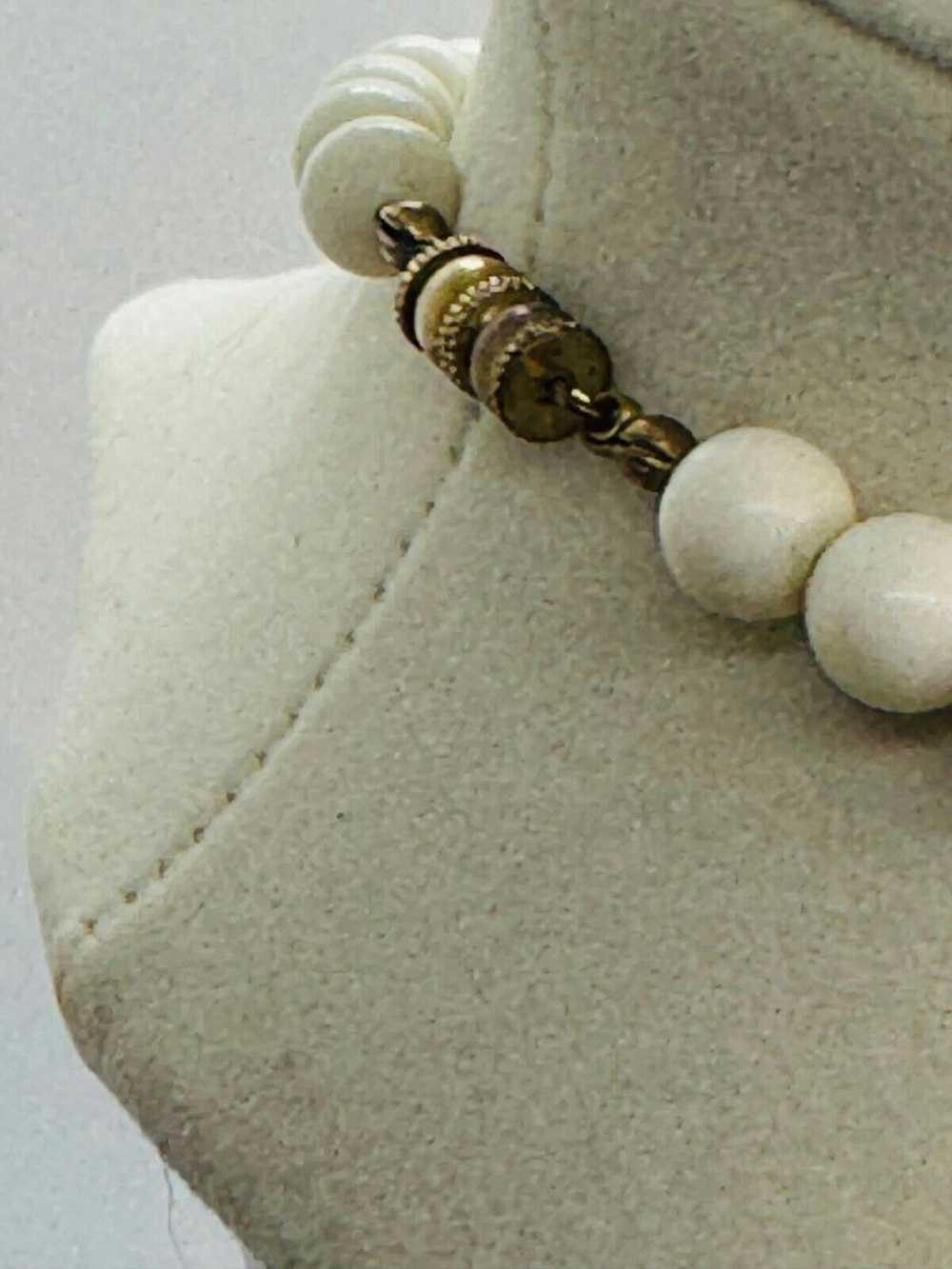 Other 1980's white ceramic 26" necklace w/paint s… - image 4