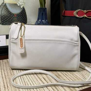 Vintage Coach White Slim Zip Bag 4018