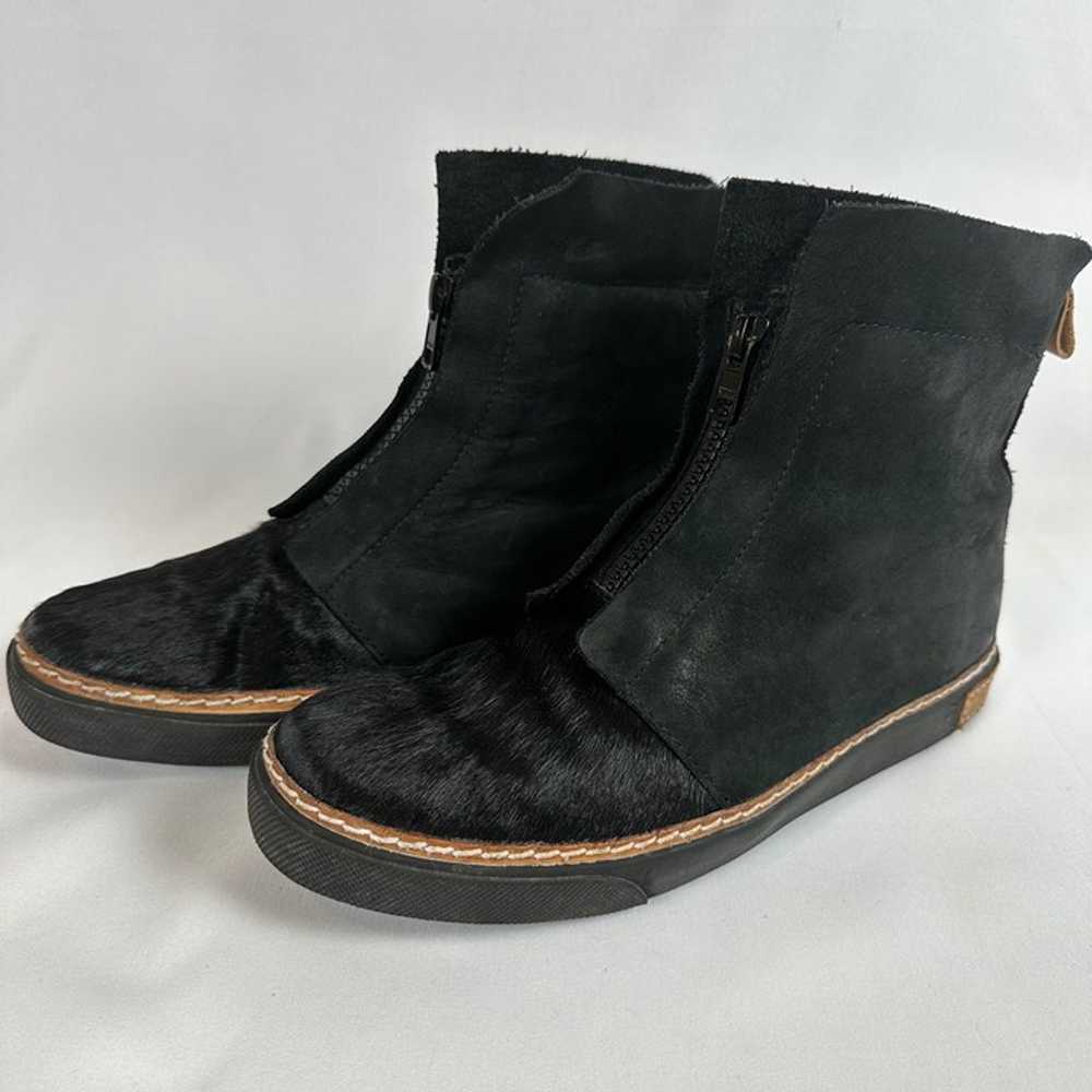 Womens Black Blackstone Fur winter Boot, size 37 - image 1