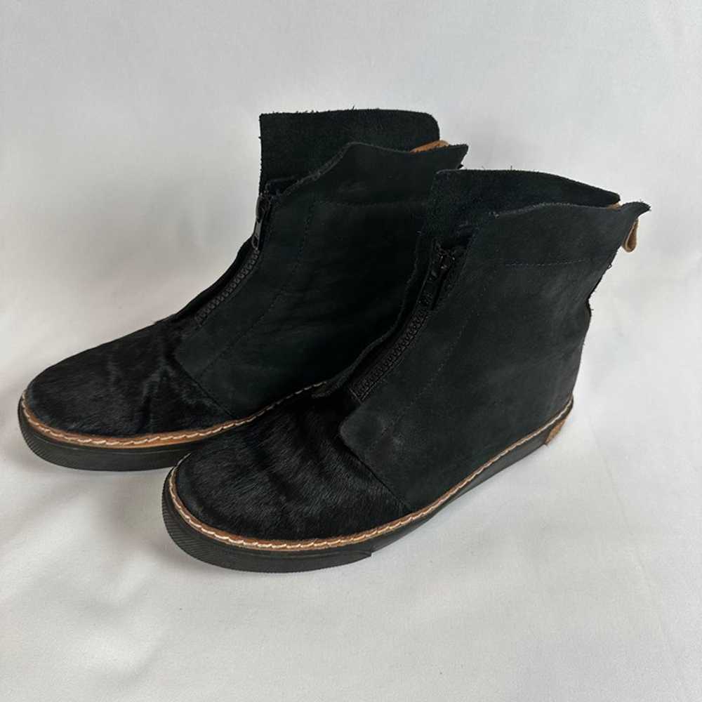 Womens Black Blackstone Fur winter Boot, size 37 - image 2