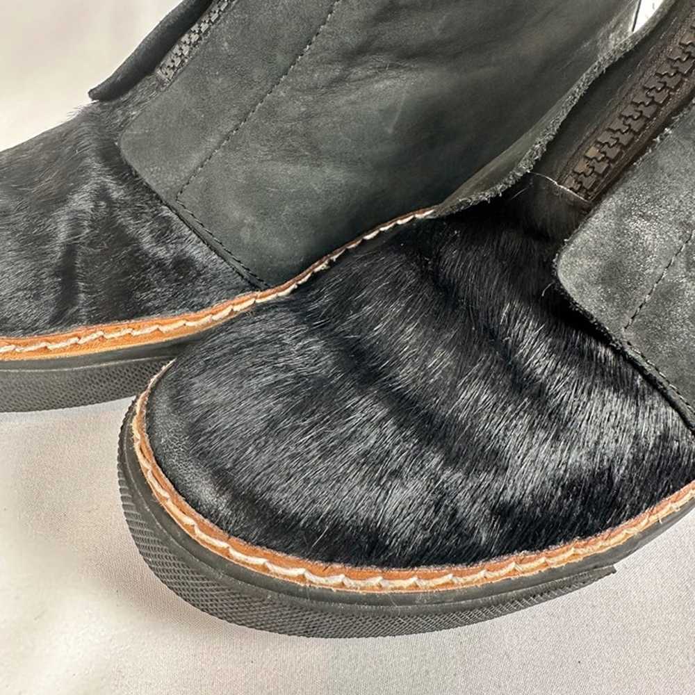 Womens Black Blackstone Fur winter Boot, size 37 - image 3