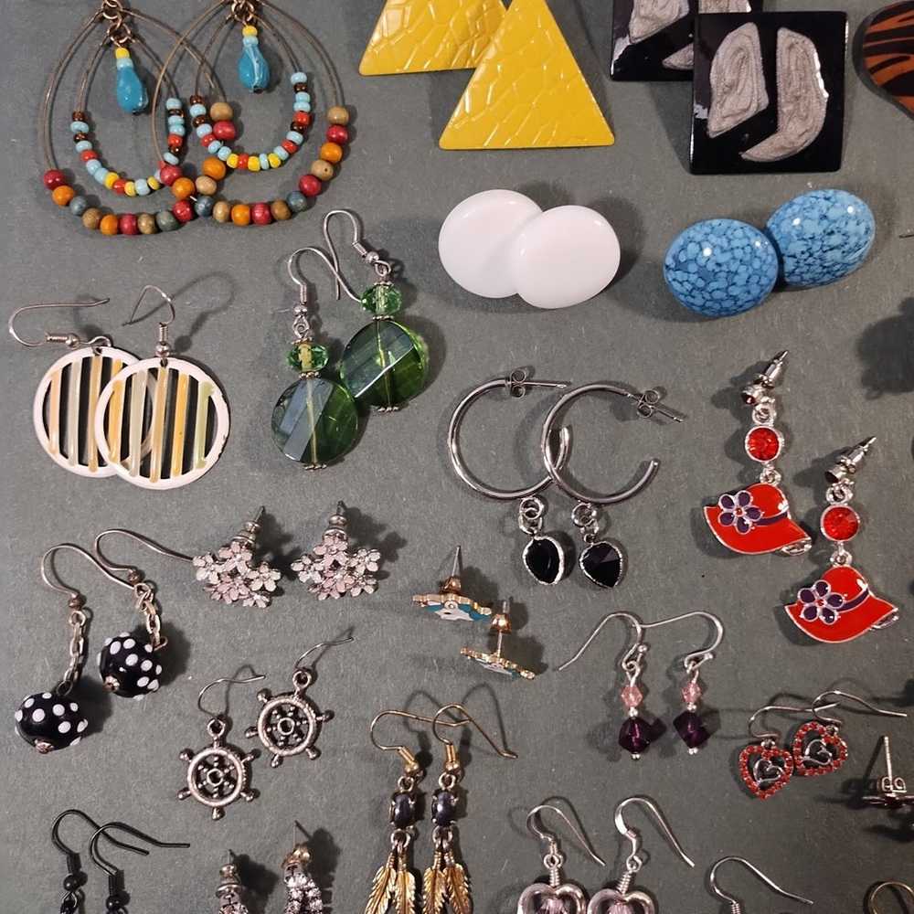 53 pairs of pierced earrings - image 10