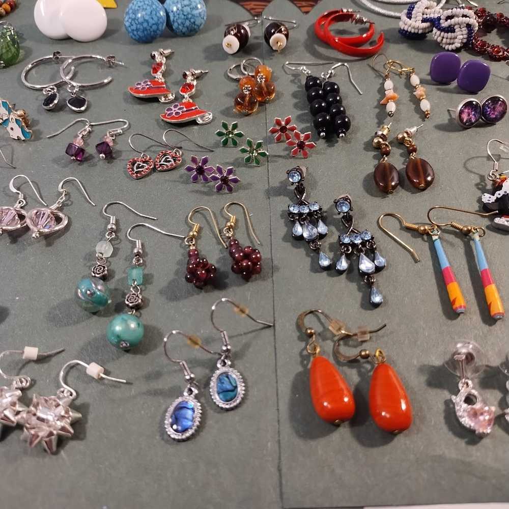 53 pairs of pierced earrings - image 7