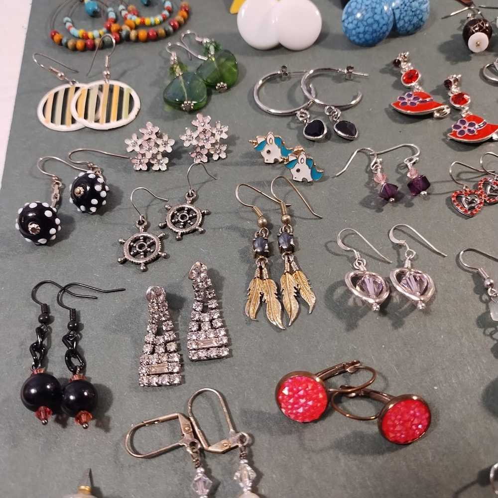 53 pairs of pierced earrings - image 8