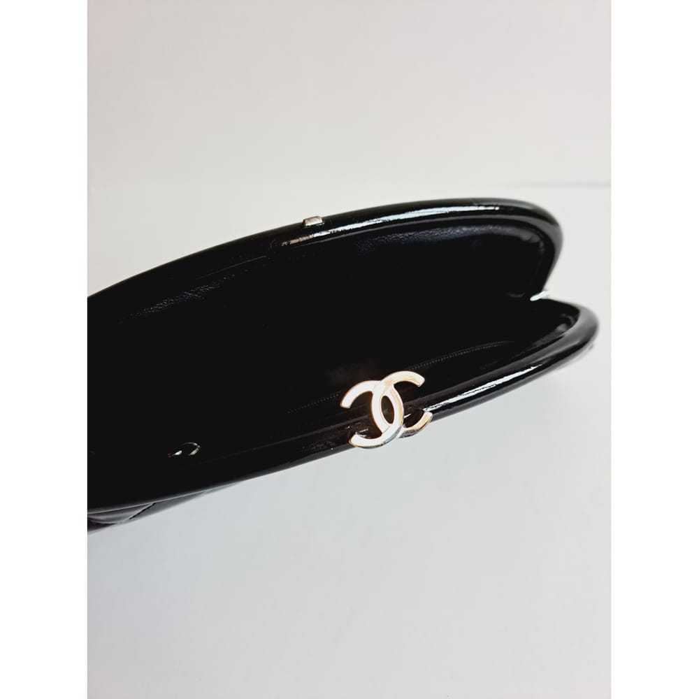 Chanel Patent leather clutch bag - image 11