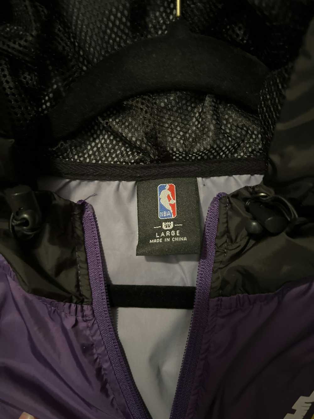 NBA Vintage lakers windbreaker - image 7