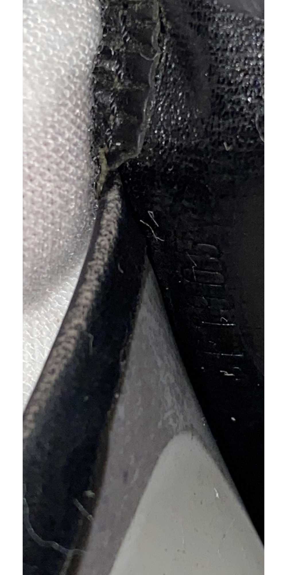 Louis Vuitton EPI Leather Card Holder - image 6