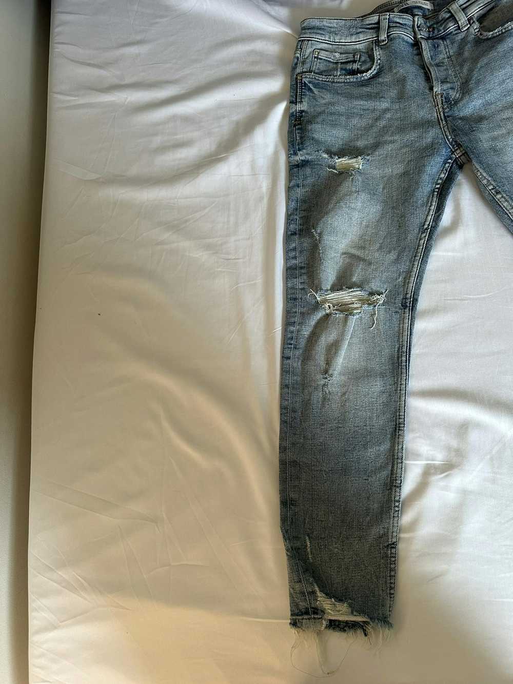 Zara ZARA SKINNY RIPPED JEANS - image 3