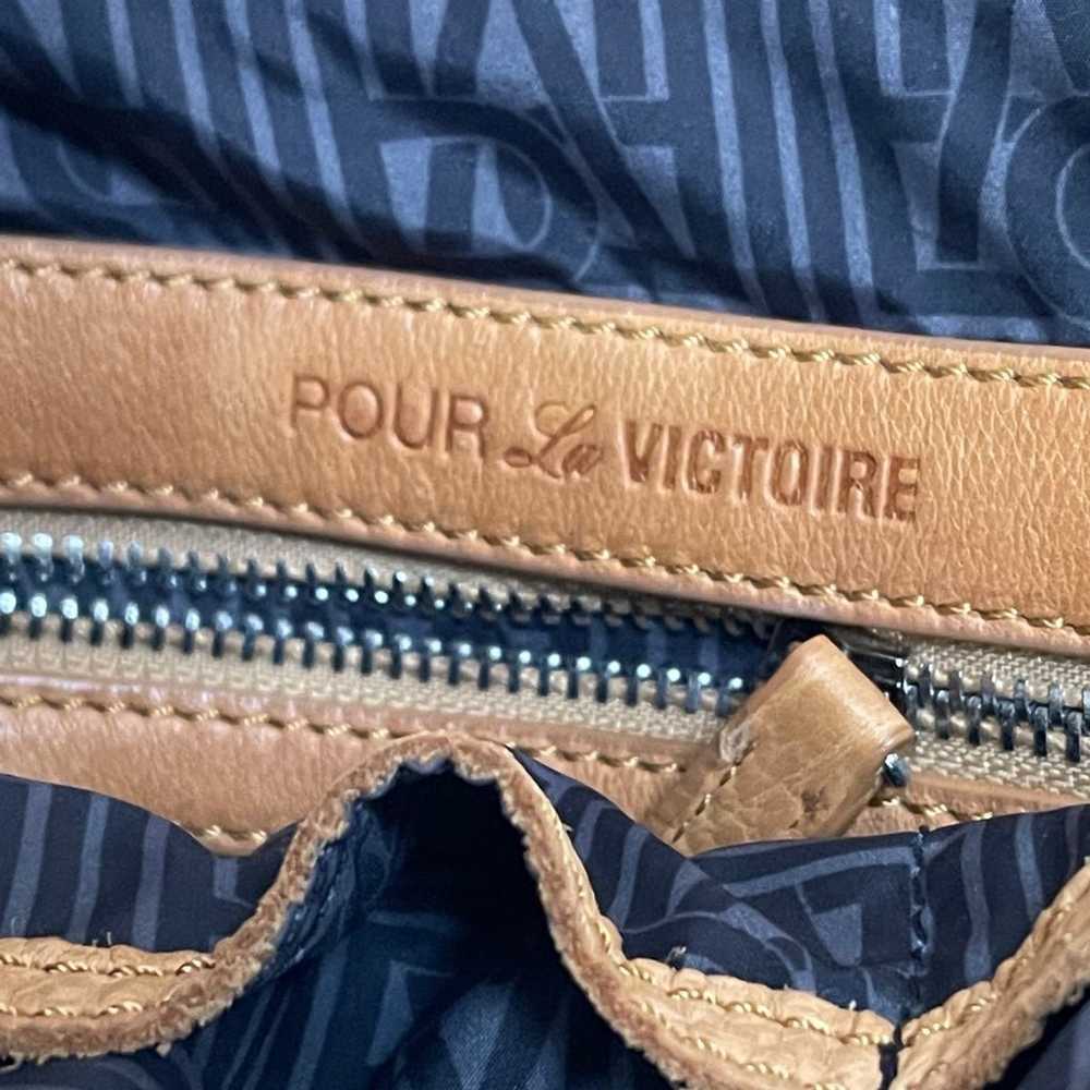 Pour La Victoire shoulder bag butterscotch leather - image 12