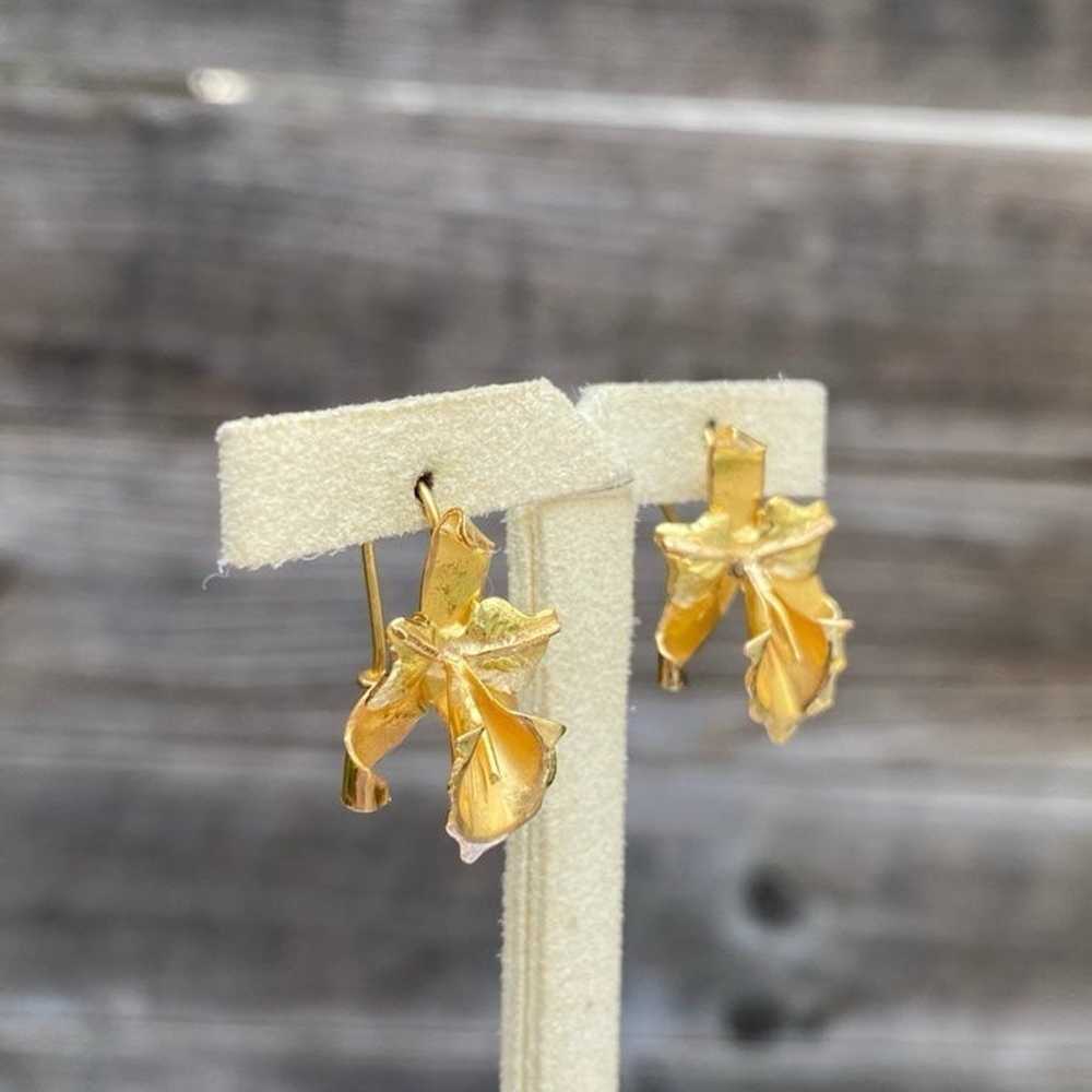 18k solid yellow gold Orchid flower floral earrin… - image 3