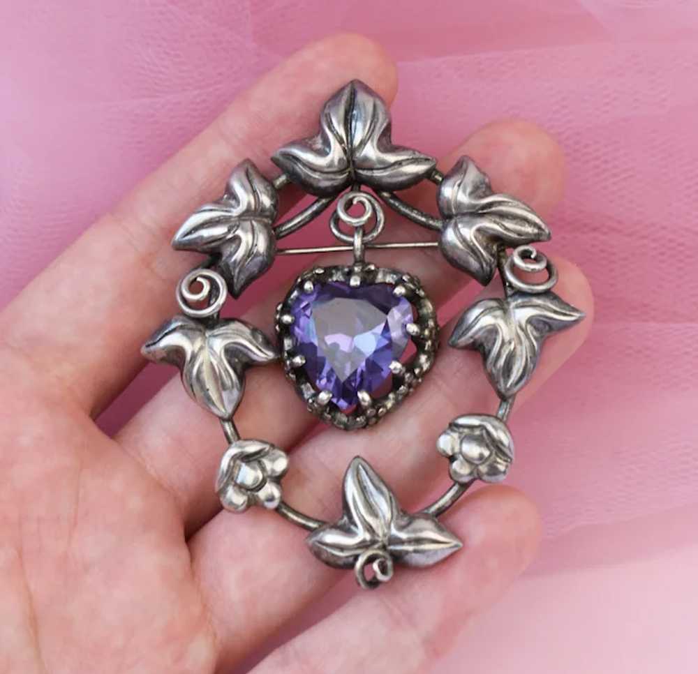 Alexandrite grapevine branch brooch, very large m… - image 3