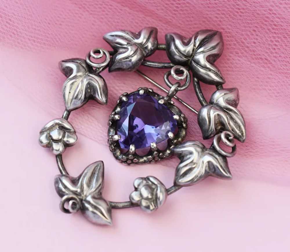 Alexandrite grapevine branch brooch, very large m… - image 4