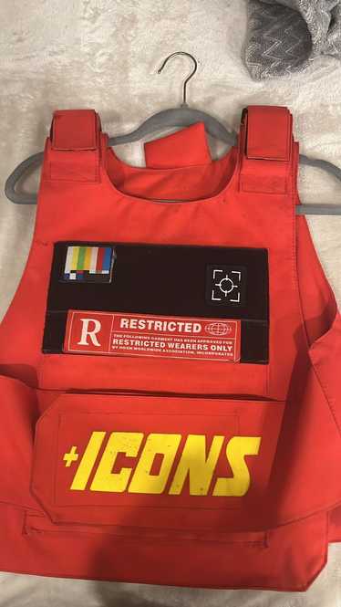 Designer Icons vest