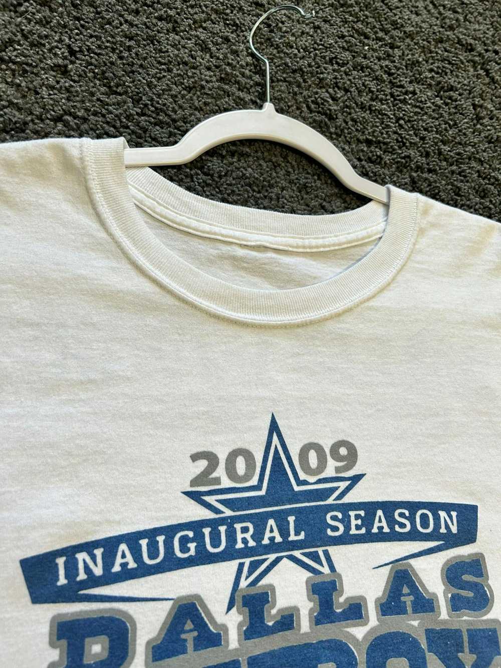 Vintage ‘09 Dallas Cowboys Inagural T - image 2