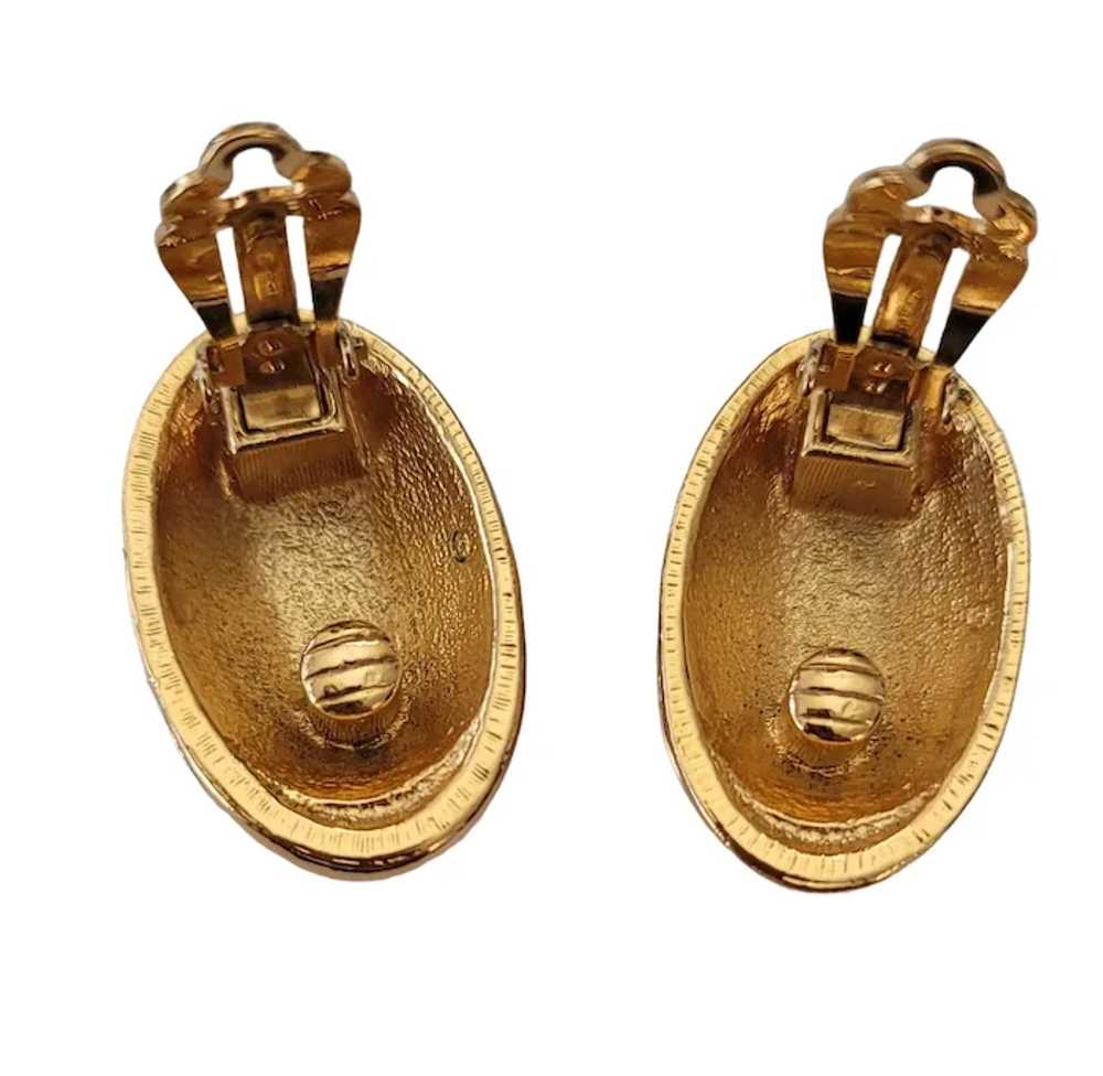 Gold Tone Shrimp Ribbed Style Clip-On Earrings E2… - image 9