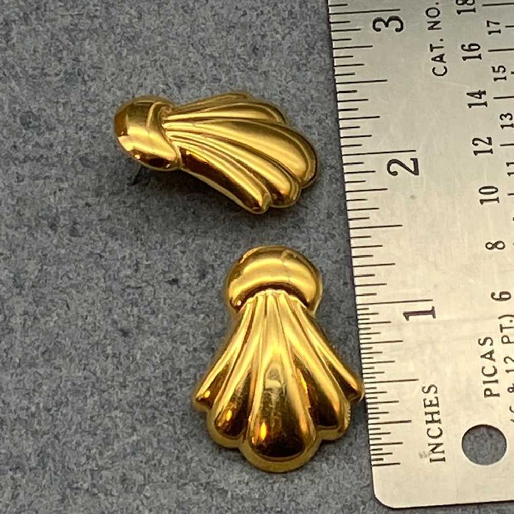 Avon Pierced Earrings Shiny Gold Fluted Shell Dra… - image 5