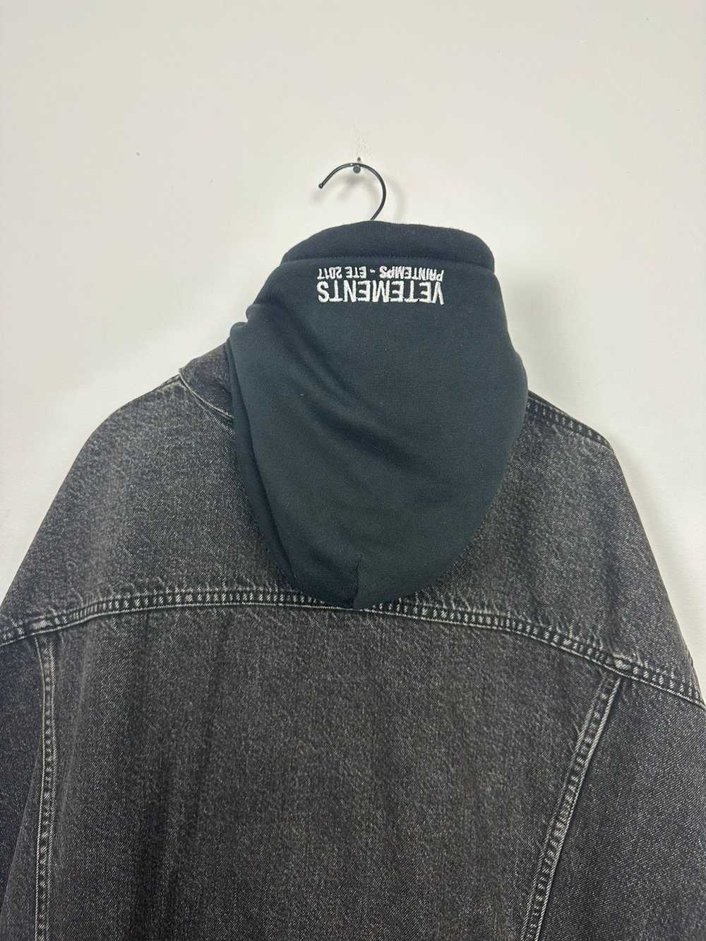 Levi's × Vetements SS17 Hooded Denim Jacket - image 7