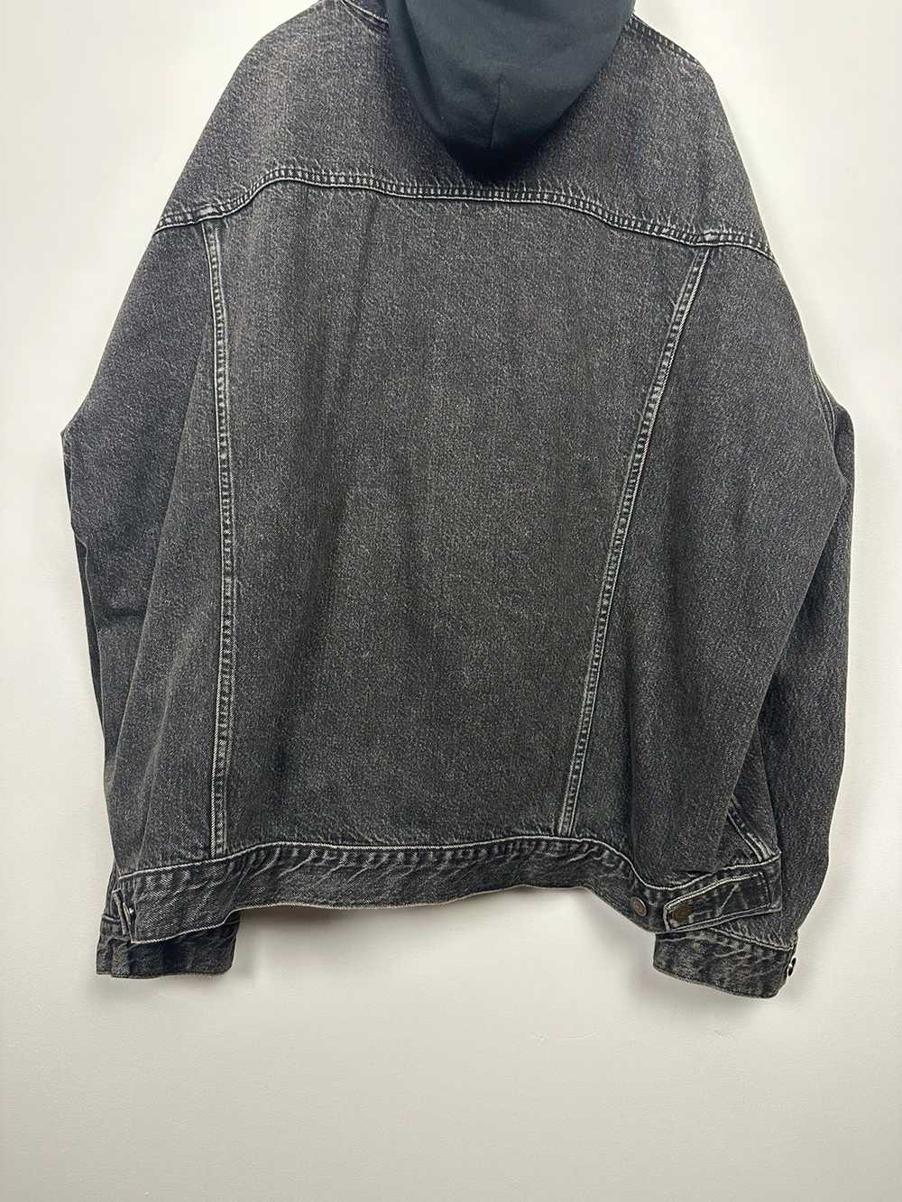Levi's × Vetements SS17 Hooded Denim Jacket - image 8