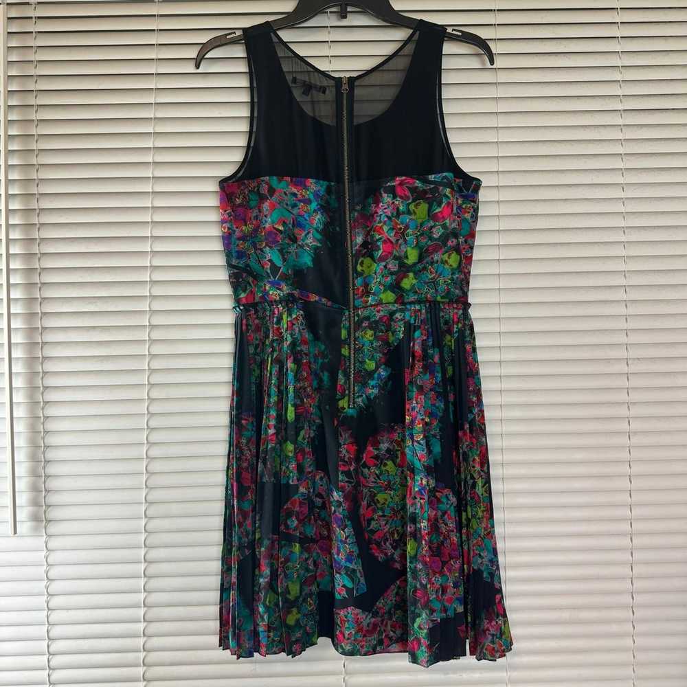 Broadway & Broome Silk Floral Pleated Dress Size 4 - image 4