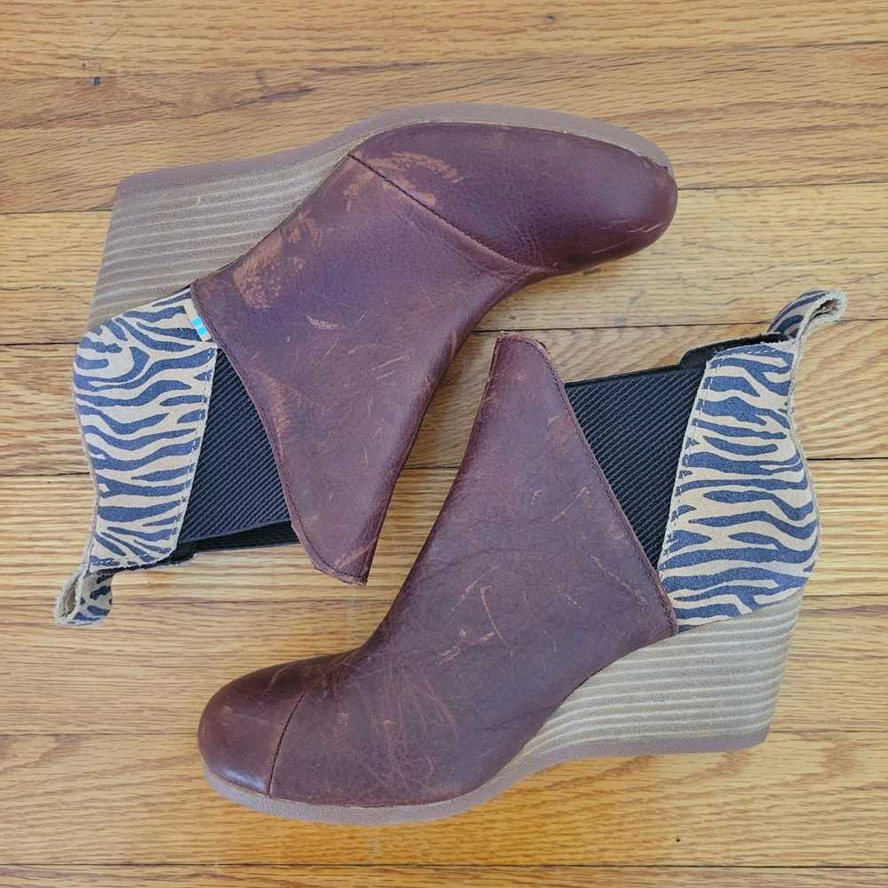 Toms Toms 7 Brown Chunky Wedge Zebra Print Bootie… - image 2