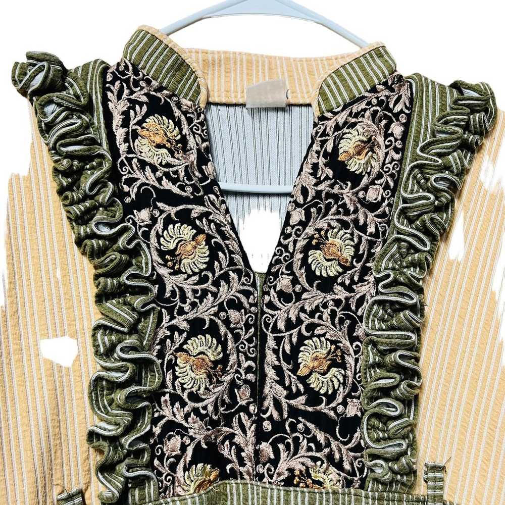 Vintage green embroidered house dress no belt bea… - image 5