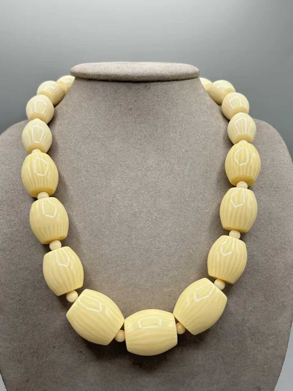 Big Chunky Off White Plastic Long Necklace Origin… - image 3