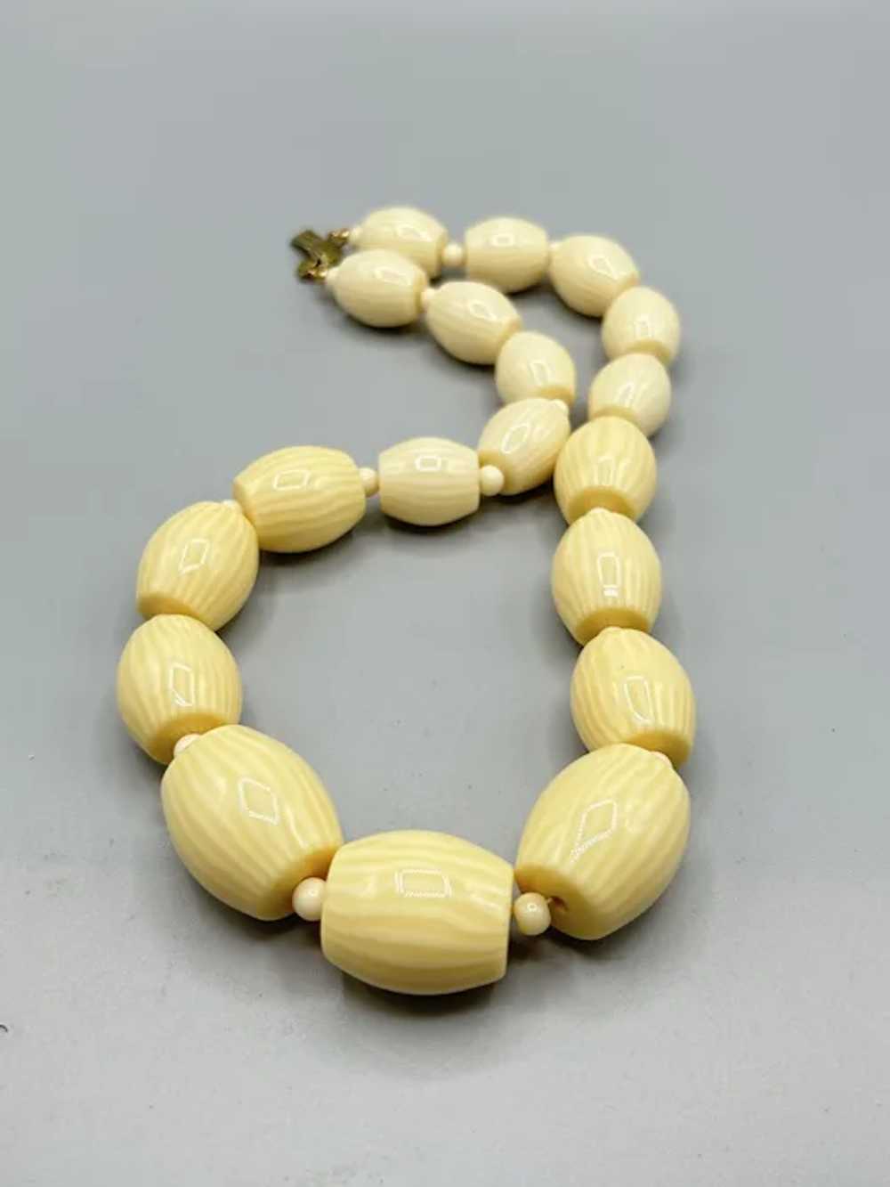 Big Chunky Off White Plastic Long Necklace Origin… - image 4